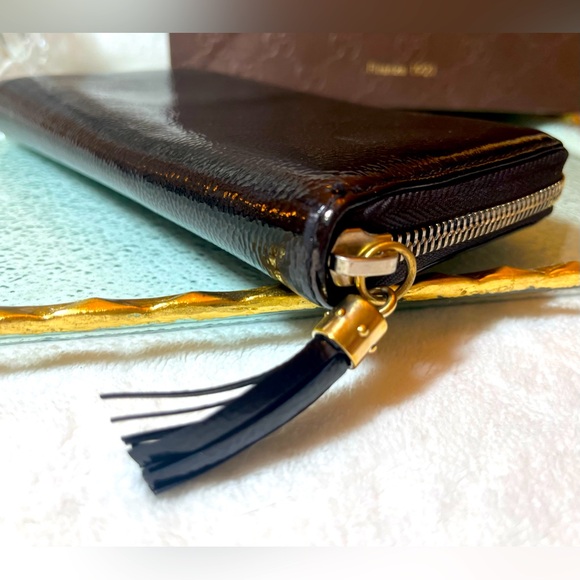 Gucci Soho Patent Leather Zippy Wallet - Picture 3 of 15